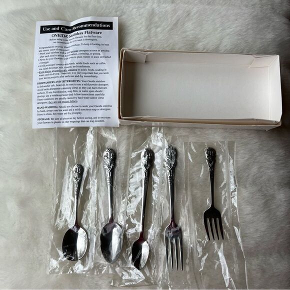 1994 Oneida Humpty Dumpty 5 Piece Child Flatware set, Made in USA NEW in pkg - Picture 10 of 13